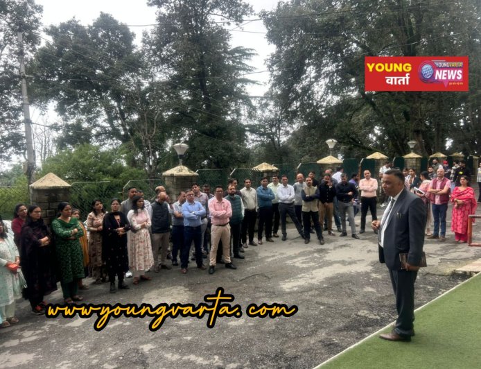 विश्वविद्यालयों की स्वायत्तता समाप्त करने के प्रस्ताव के विरोध में HPUTWA का धरना-प्रदर्शन