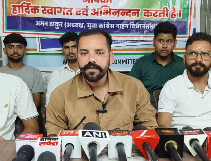 युवा कांग्रेस ने उठाई राहुल गांधी पर हुई FIR वापस लेने की मांग,  युवा कांग्रेस के मीडिया वाइस चेयरमैन रजत भारद्वाज नाहन में की प्रेस वार्ता