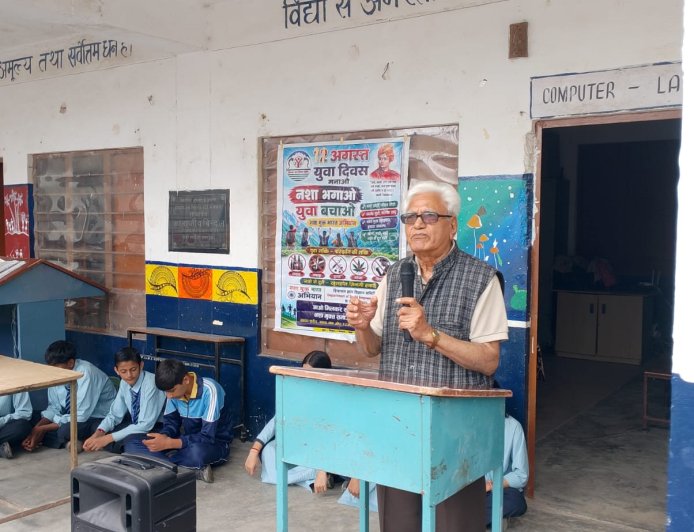 कोठों स्कूल में विद्यार्थियों को वैज्ञानिक सोच, नशा मुक्ति और करियर संबंधी जानकारी दी