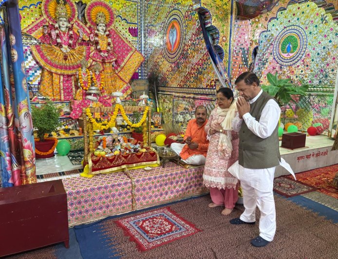 डॉ. बिंदल ने श्री कृष्ण जन्माष्टमी के पावन अवसर पर नाहन के ऐतिहासिक मंदिरों में माथा टेककर आशीर्वाद प्राप्त किया