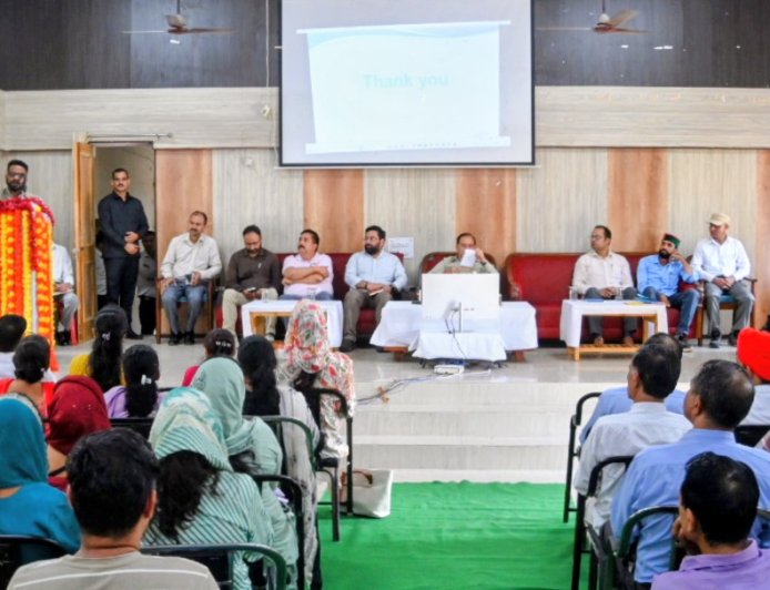 विधानसभा अध्यक्ष ने पंचायती राज प्रतिनिधियों से किया संवाद, विकास कार्यों पर चर्चा