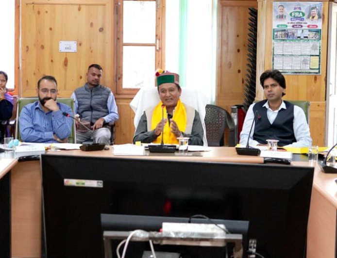 परियोजना सलाहकार समिति की बैठक में  विकास कार्यों की समीक्षा