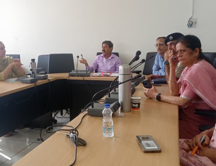 आरकेजीएमसी की एंटी रैगिंग कमेटी ने की विभिन्न प्रबंधों की समीक्षा