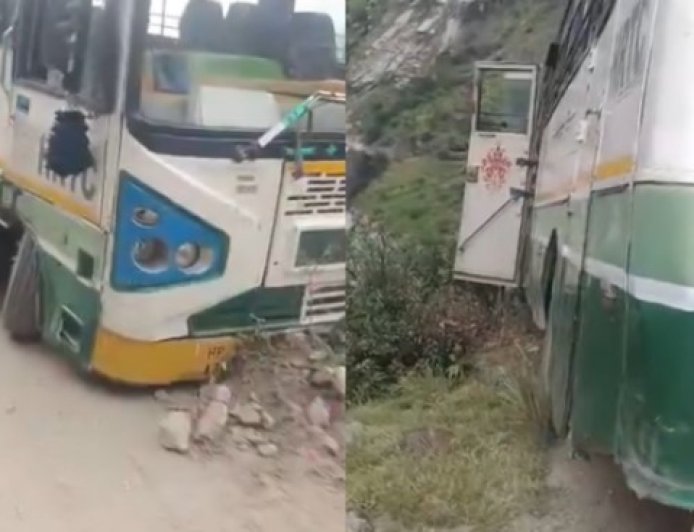 किन्नौर में सड़क किनारे हवा में लटकी HRTC बस; 10 यात्रियों की अटकी सांसें