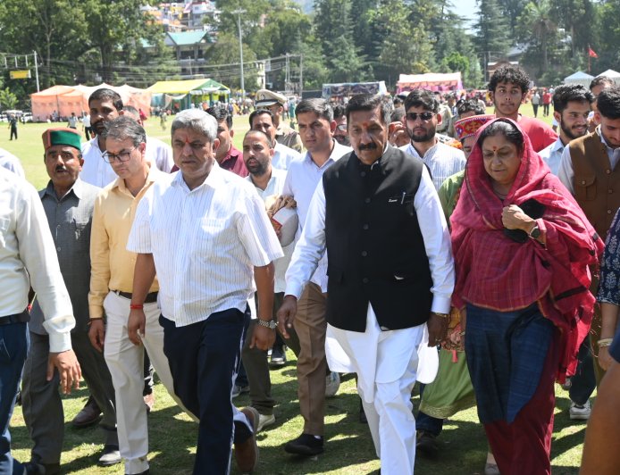 उप मुख्यमंत्री ने चंबा को दी 10 इलेक्ट्रिक और 10 डीजल बसों की सौगात