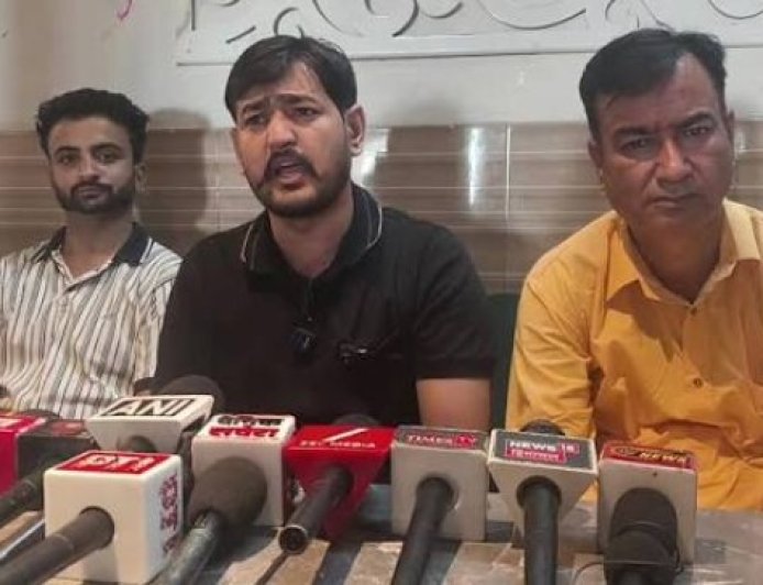 सवालों के घेरे में HRTC नाहन डिपो, भाजयुमो के जिला अध्यक्ष अरुण चौहान नाहन में आज मीडिया से हुए रूबरू
