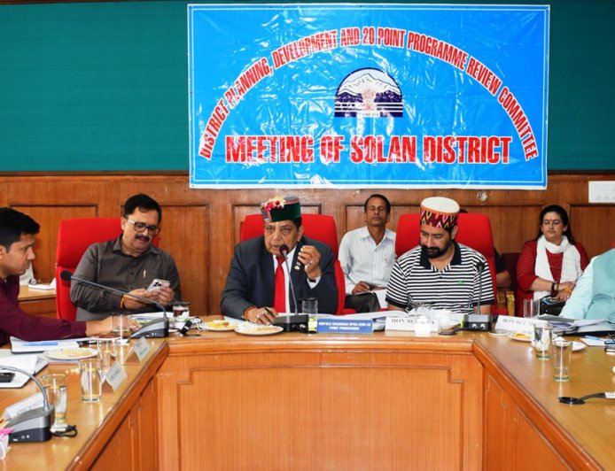 जनकल्याणकारी योजनाओं का लाभ पात्र लोगों तक पहुंचाने के लिए प्रदेश सरकार प्रतिबद्ध - डॉ. शांडिल
