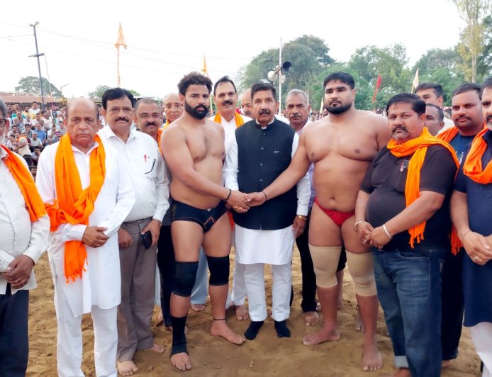 बाबा बोदल शाह मंदिर के दंगल मैदान के विकास को 25 लाख : मुकेश अग्निहोत्री