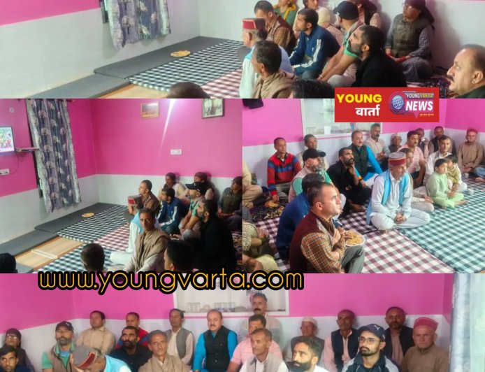 शिलाई में कार्यकर्ताओं के साथ पूर्व विधायक बलदेव तोमर ने सुनी ‘मन की बात’