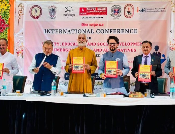 अनुराग ठाकुर ने पालमपुर में शिक्षा महाकुंभ 6.0 को संबोधित किया, वैश्विक नवाचार और शैक्षिक बुनियादी ढांचे में भारत की वृद्धि पर प्रकाश डाला