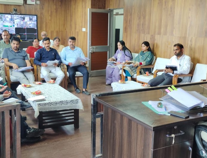 नादौन में मुख्यमंत्री सुख आश्रय योजना के लाभार्थियों को दी 21.93 लाख की सहायता