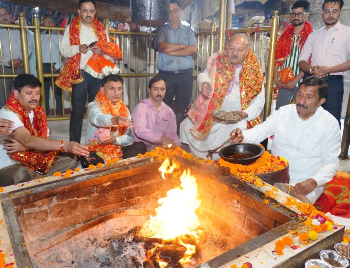 आगामी नवरात्रों में शुरू होगा श्री चिंतपूर्णी मंदिर सौंदर्यीकरण परियोजना का कार्य : मुकेश अग्निहोत्री