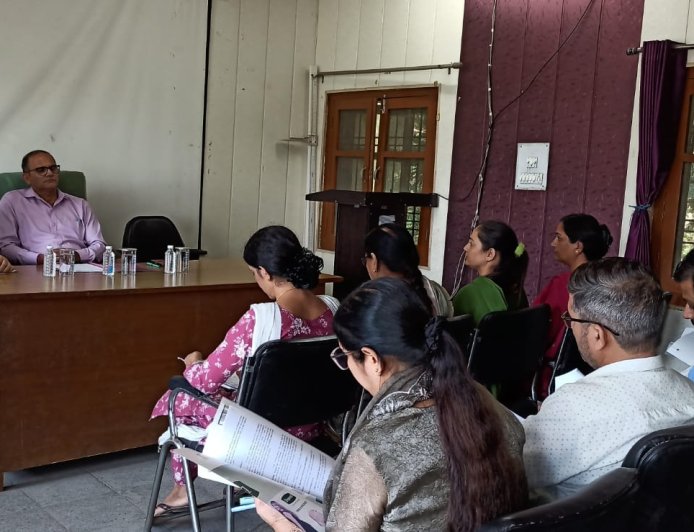 हमीरपुर में मुख्यमंत्री सुख आश्रय योजना के लाभार्थी बच्चों और युवाओं को भी दिए 17.77 लाख रूपये 