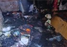 अचानक लगी आग से पूरा मकान राख, बेघर हुआ परिवार, अगले माह बेटी का विवाह