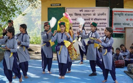 नेई-नेटी स्कूल में विद्यार्थियों को आसरा संस्था ने दिया लोक नृत्य का प्रशिक्षण