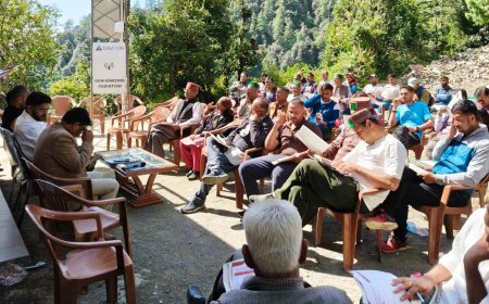 दरभोग में  किसानों को दी  फसल बीमा और आधुनिक बागवानी बारे टिप्स
