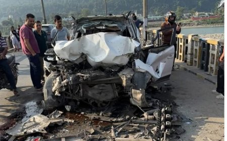 पांवटा साहिब में भीषण हादसा, ट्राले से टकराई कार के उड़े परखच्चे, तीन लोगों की मौत