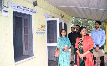 मुख्य निर्वाचन अधिकारी नंदिता गुप्ता ने उपतहसील साहू के मतदान केंद्रो का किया निरीक्षण