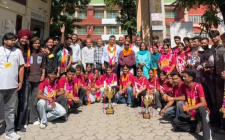 पांवटा साहिब कॉलेज की महिला हॉकी टीम बनी चैंपियन, ओवरऑल ट्रॉफी पर भी जमाया कब्जा