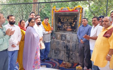 विधायक राकेश कालिया ने शिवबाड़ी में 10 लाख रुपये से निर्मित भव्य प्रवेश द्वार व पार्किंग स्थल का किया लोकार्पण