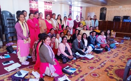 जनेडघाट में क्योंथल सीएलएफ की वित्तीय बैठक में पारदर्शिता और महिला सशक्तीकरण पर  विशेष बल