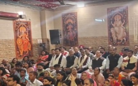 परिवार के साथ बाबा नाहर सिंह के मंदिर में नतमस्तक हुए जेपी नड्डा, शारदोत्सव में भी हुए शामिल