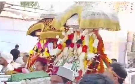 भगवान रघुनाथ के मंदिर सुल्तानपुर रवाना हुए देवी-देवता, ढोल-नगाड़ों पर झूमे श्रद्धालु