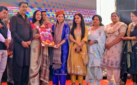 नारी शक्ति के सम्मान में अम्ब में सजा मंच, महिला सशक्तीकरण और* *संस्कृति का दिखा संगम