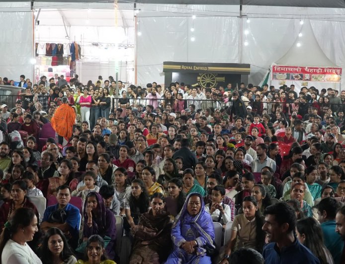 हिमाचल उत्सव की दूसरी सांस्कृतिक संध्या में पहाड़ी नाटियों पर झूमा ठोडो मैदान