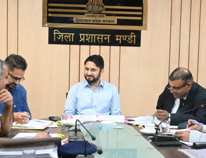 दिव्यांगजनों के कल्याण से जुड़ी योजनाओं का प्रभावी क्रियान्वयन सुनिश्चित करें : अपूर्व देवगन