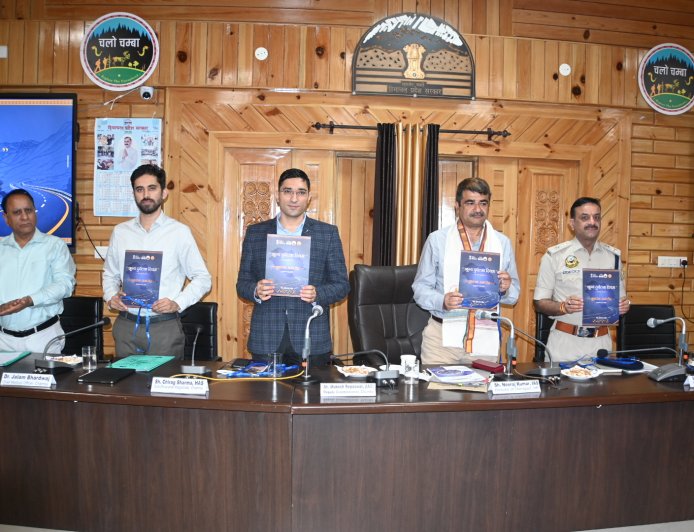 परिवहन निदेशक नीरज कुमार ने चंबा में ‘शून्य दुर्घटना दिवस की ओर’ कार्यक्रम का किया शुभारंभ
