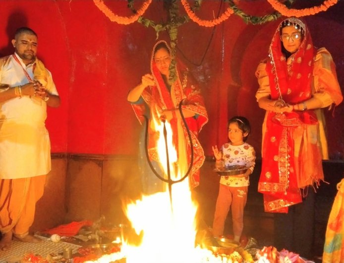 शक्तिपीठ त्रिलोकपुर नवरात्र मेला हुआ शुरू, डीसी सिरमौर ने विधिवत पूजन कर किया शुभारंभ
