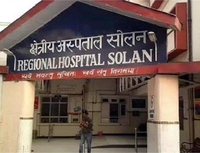 क्षेत्रीय अस्पताल में सिजेरियन के दौरान नवजात की टूटी टांग, पिता ने लगाए लापरवाही के आरोप