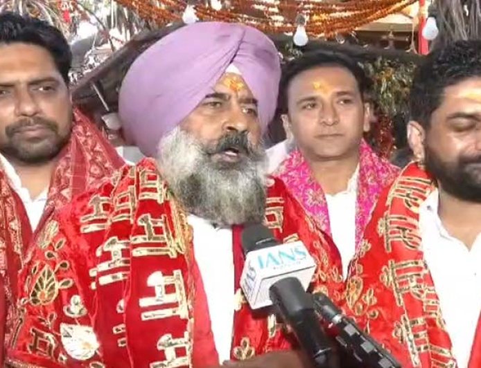 माता चिंतपूर्णी के दरबार में नतमस्तक हुए परगट सिंह