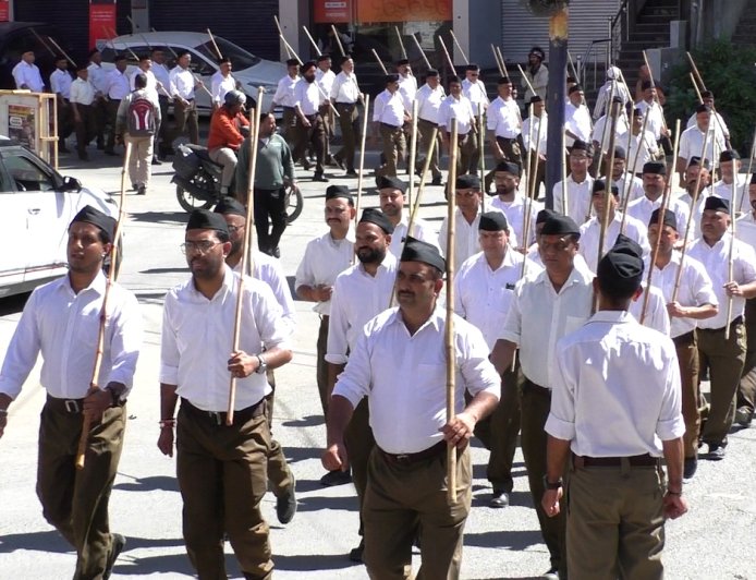 शाखा से समाज तक पहुँचा संघ: सोलन नगर में शस्त्र पूजन एवं पथ संचलन का आयोजन