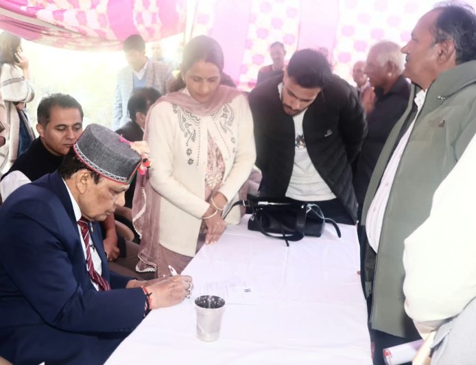प्रदेश सरकार लोगों को घर-द्वार के समीप विश्व स्तरीय स्वास्थ्य सेवाएं प्रदान करने के लिए कार्यरत- डॉ. शांडिल