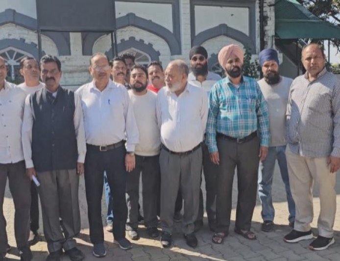 नाहन में दो समुदाय में उपजे विवाद मामला में दोनों समुदाय के लोगों की DC कार्यालय में हुई बैठक