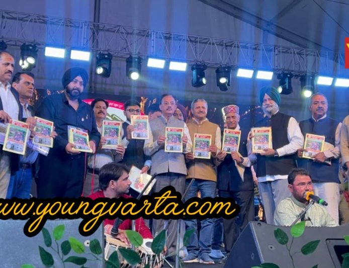 वरिष्ठ पत्रकार श्यामलाल पुंडीर ने पुस्तक में पिरोया धनला का शांत महापर्व , उद्योग मंत्री ने किया विमोचन