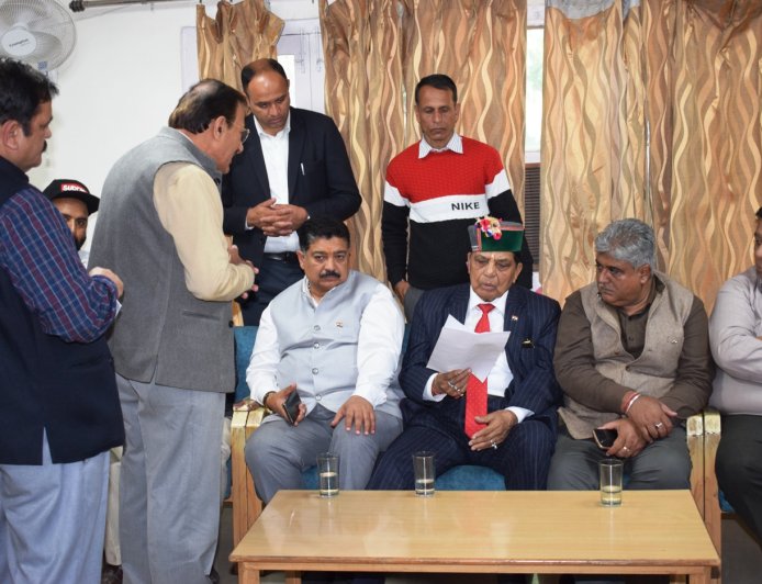 जन समस्याओं के समाधान के साथ अधोसंरचना के विकास पर बल दे रही सरकार- डॉ. शांडिल