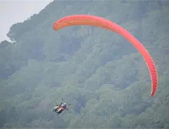हिमाचल में पैराग्लाइडिंग के दौरान बड़ा हादसा, बुल्गारिया के नागरिक की मौत